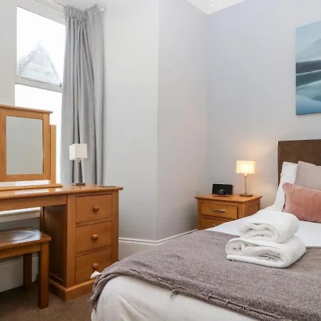 Carlton House 1 Apartment *