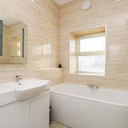 Apartment Carlton House 1